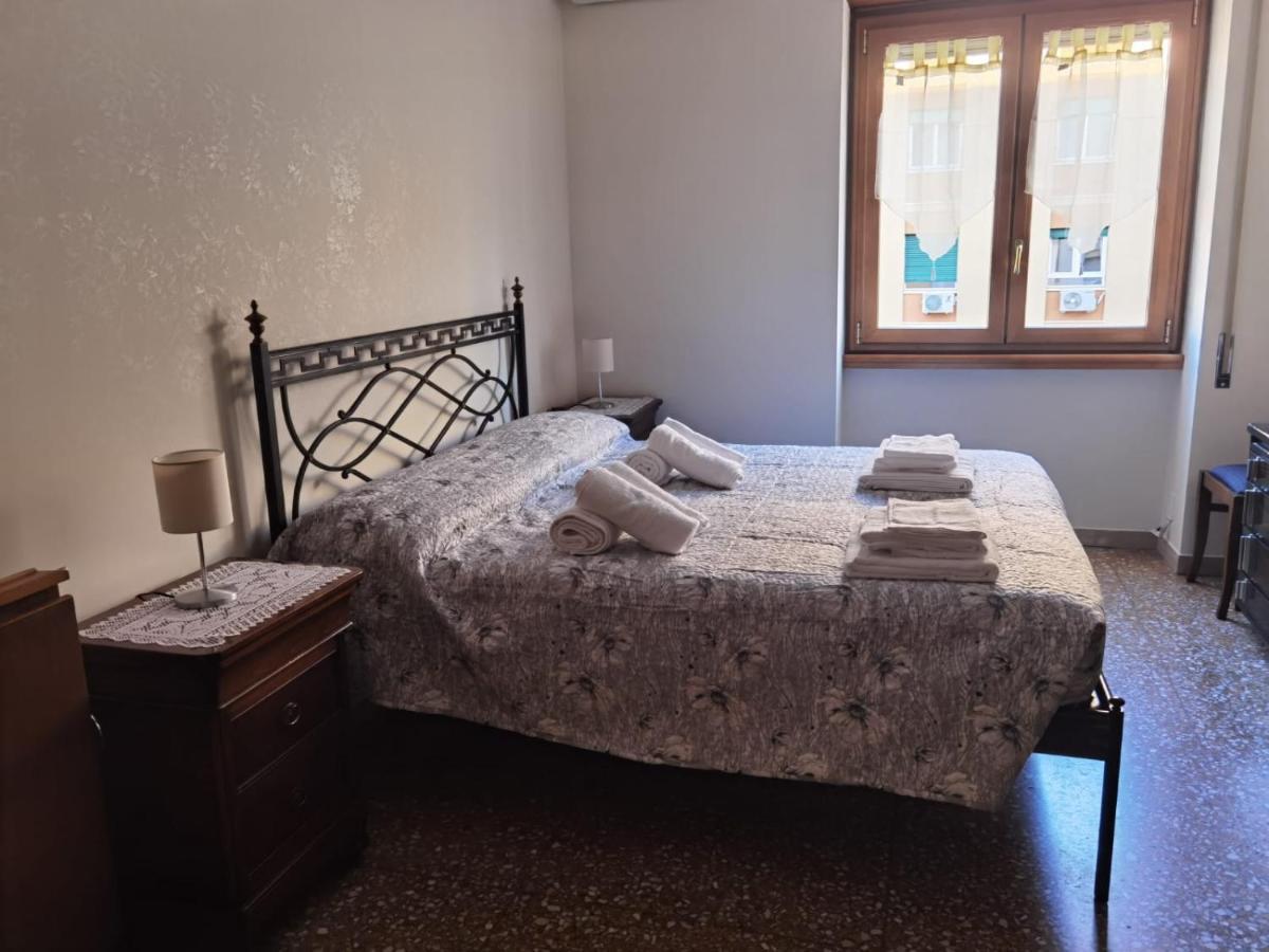 Appartamento Per Turisti E Famiglie Roma Buitenkant foto